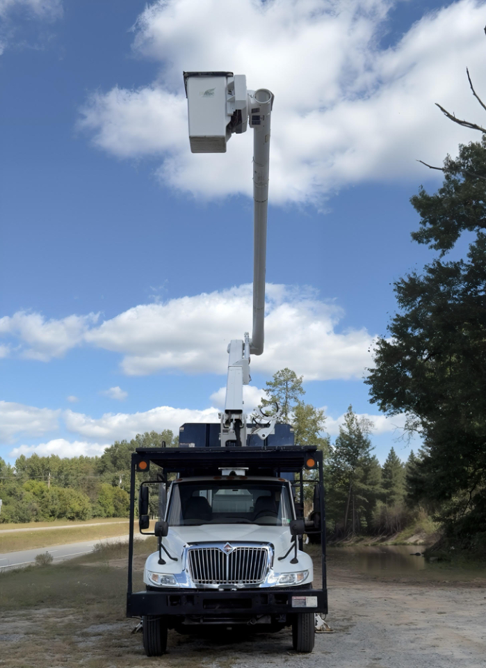 2011 INTERNATIONAL 4300 Chipper Dump - Image 11